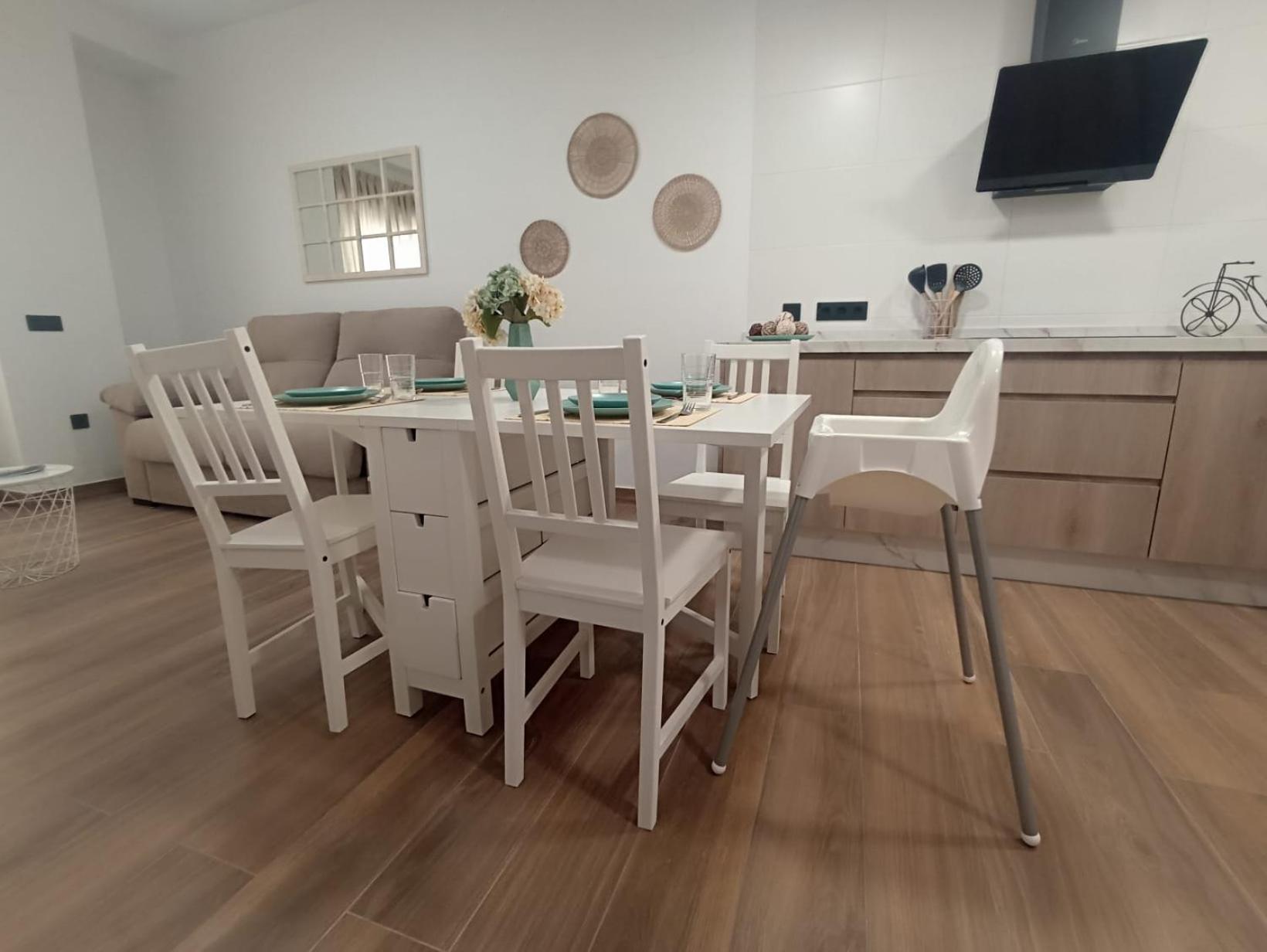 Apartamento Nuevo Centrico Con Aparcamiento Privado Incluido Alcalá de Guadaira Exterior photo